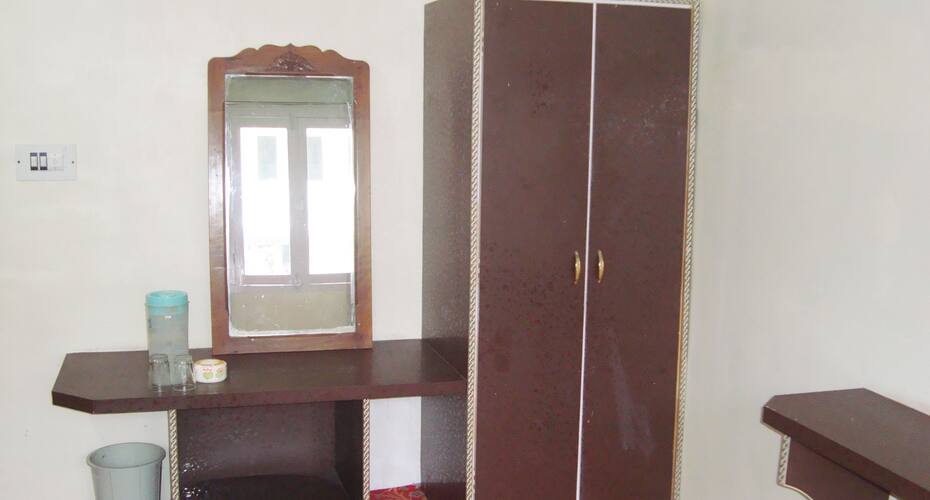 Hotel Humza, Srinagar 2